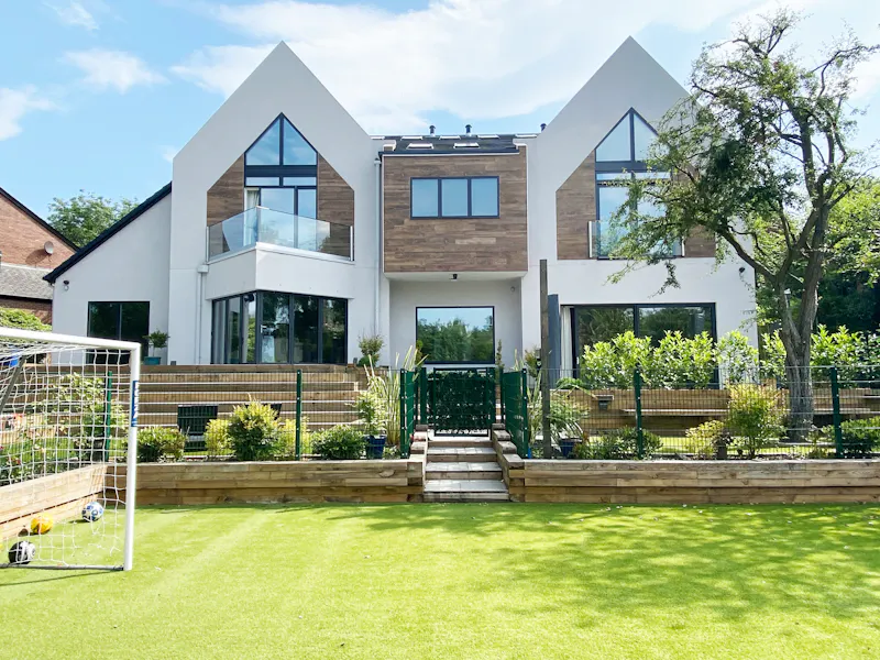 Garden at Ultra modern house Manchester, D2550 (photo 25)