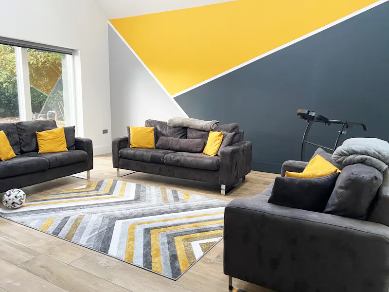 Sitting room at Ultra modern house Manchester, D2550 (photo 12)