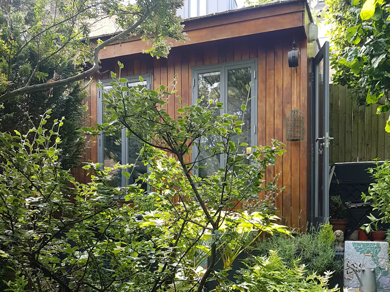 Quaint Crystal Palace home , D2534 (photo 37)