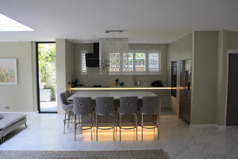 Kitchen at Smart Wimbledon house, D1426 (photo 11)