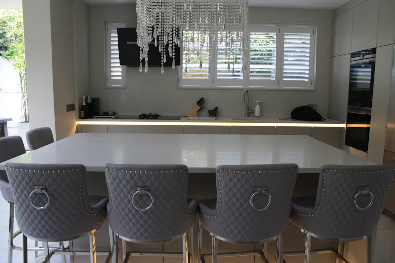Kitchen island at Smart Wimbledon house, D1426 (photo 12)