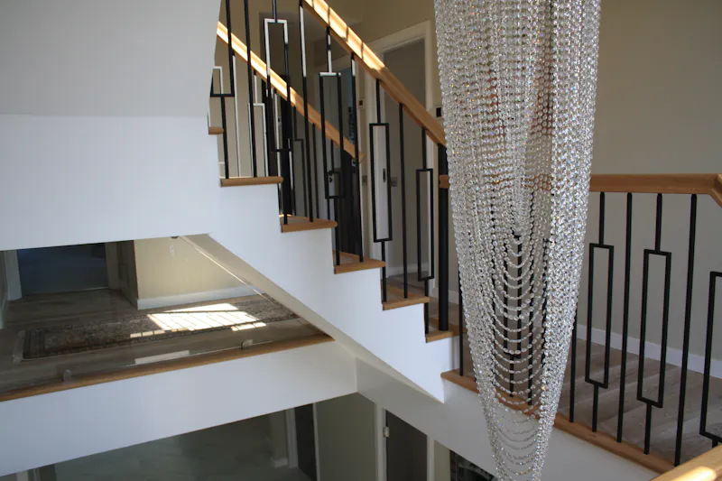 Staircase at Smart Wimbledon house, D1426 (photo 32)