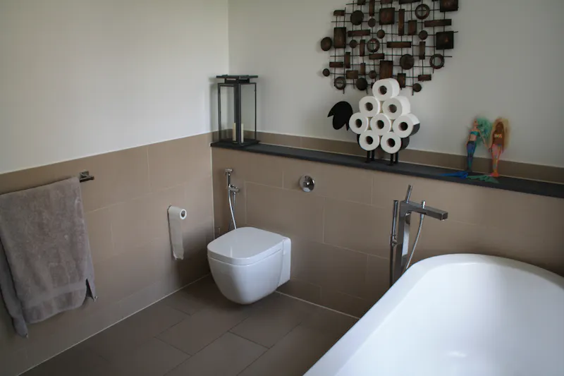 Floor - tiled at Smart Wimbledon house, D1426 (photo 45)