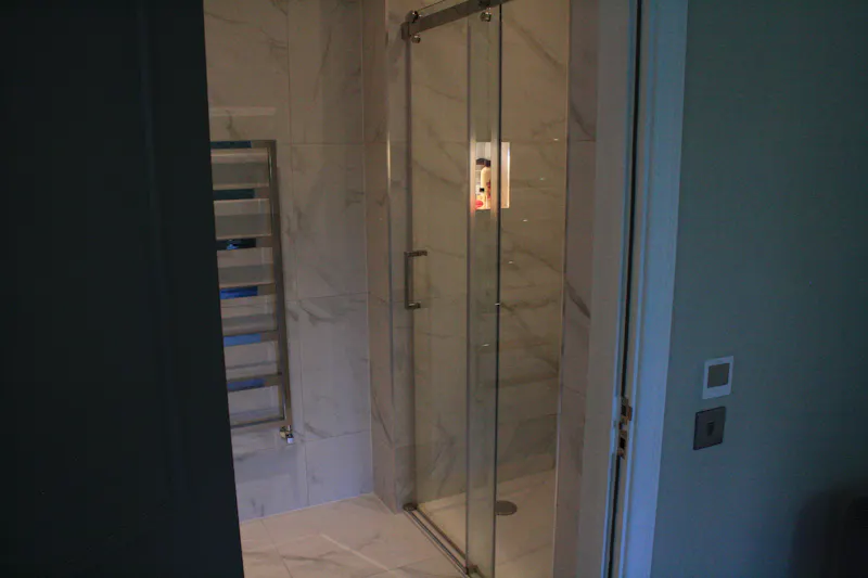 Shower at Smart Wimbledon house, D1426 (photo 57)