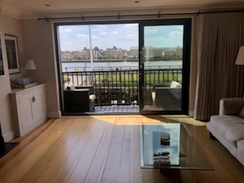 Balcony at Townhouse in Limehouse, D2553 (photo 2)