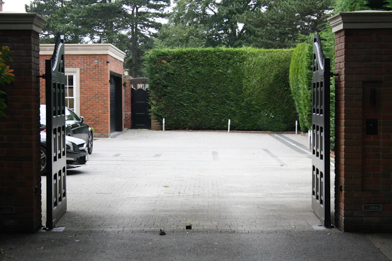 Striking Kingston mansion, D2515 (photo 129)