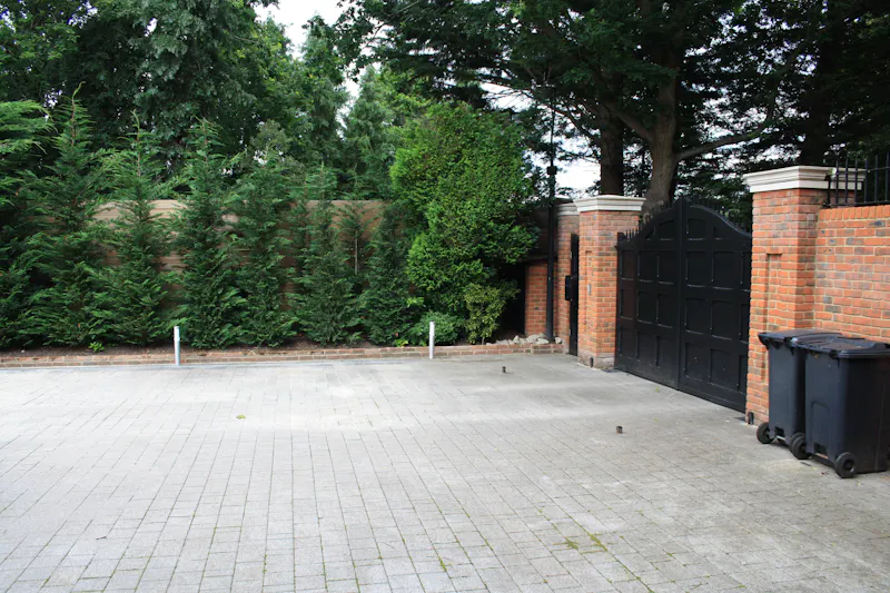 Striking Kingston mansion, D2515 (photo 127)