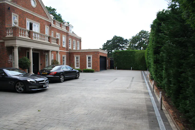 Striking Kingston mansion, D2515 (photo 124)