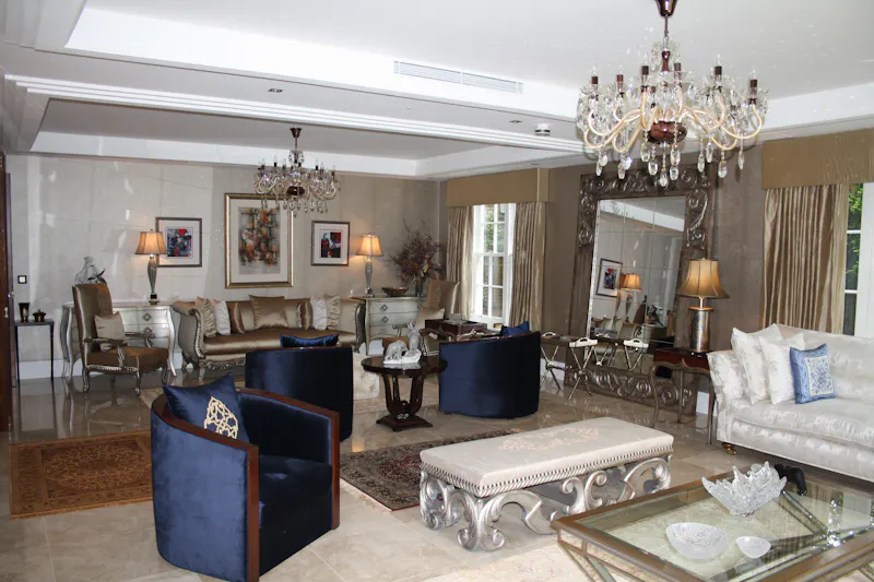 Striking Kingston mansion, D2515 (photo 11)