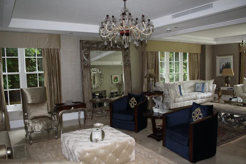 Striking Kingston mansion, D2515 (photo 12)