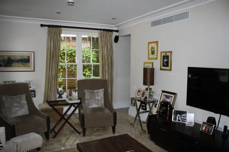 Striking Kingston mansion, D2515 (photo 31)