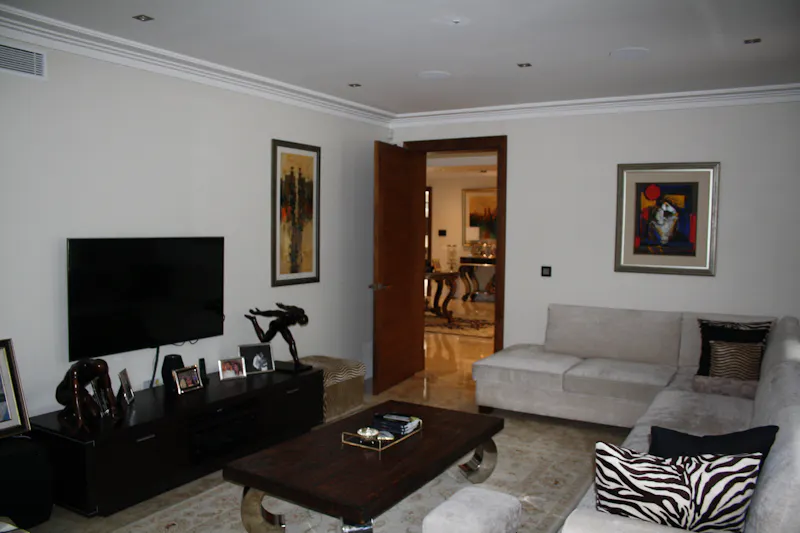 Striking Kingston mansion, D2515 (photo 30)