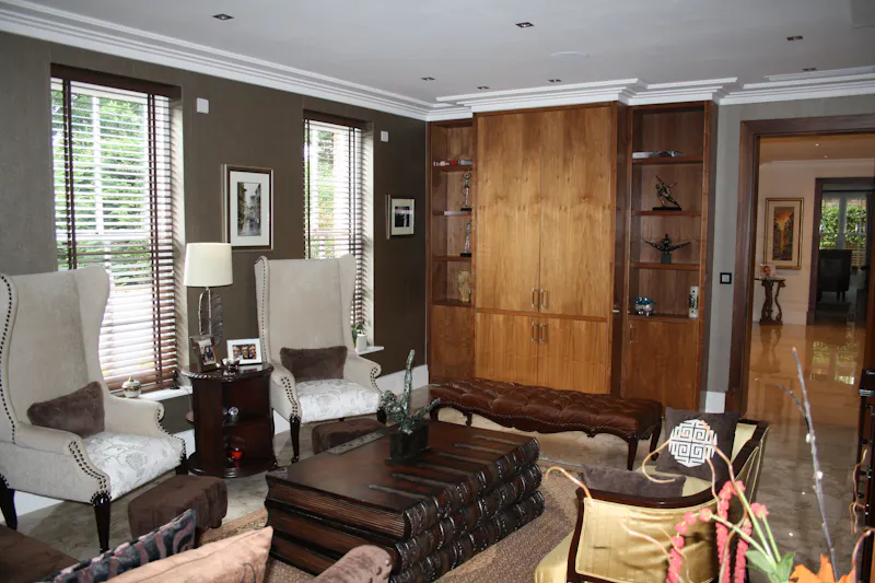 Striking Kingston mansion, D2515 (photo 35)