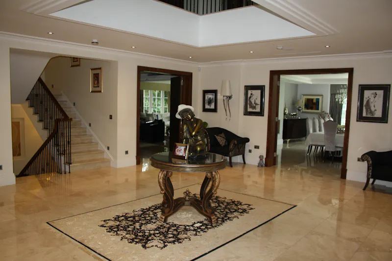 Striking Kingston mansion, D2515 (photo 3)