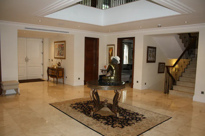 Striking Kingston mansion, D2515 (photo 5)