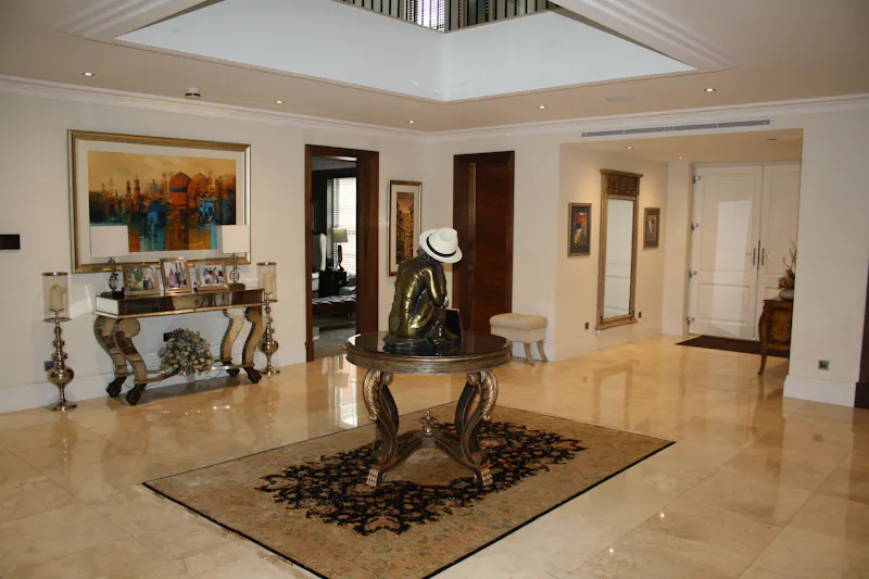 Striking Kingston mansion, D2515 (photo 4)
