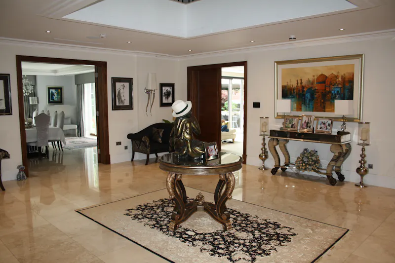 Striking Kingston mansion, D2515 (photo 6)