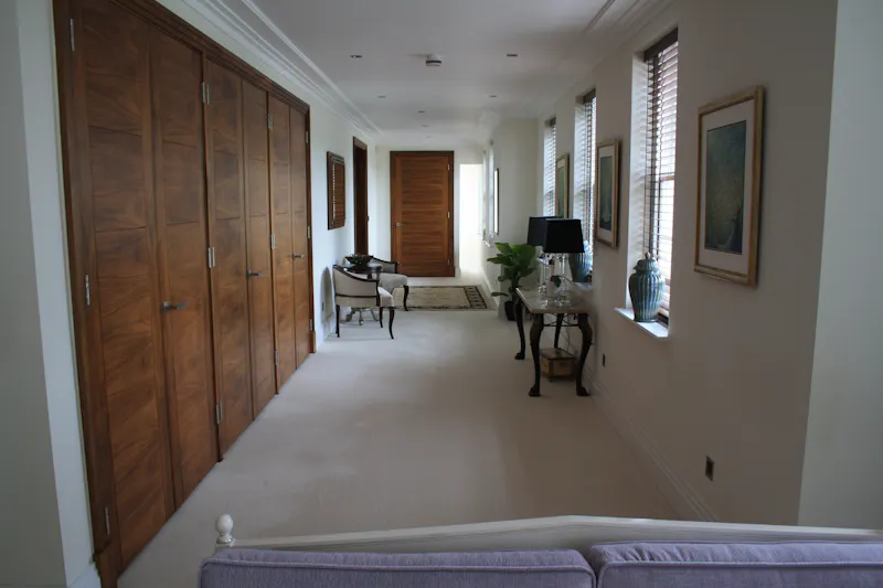 Corridor at Striking Kingston mansion, D2515 (photo 49)