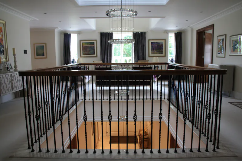Striking Kingston mansion, D2515 (photo 41)