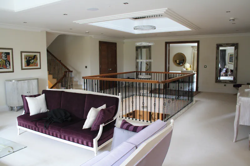 Striking Kingston mansion, D2515 (photo 43)