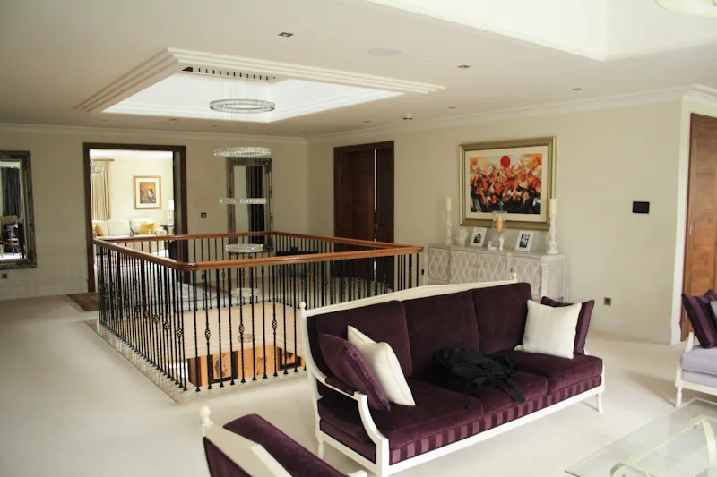 Striking Kingston mansion, D2515 (photo 44)