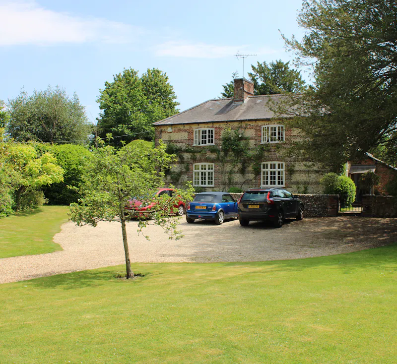 Driveway at Country house Itchen Stoke, C923 (photo 59)