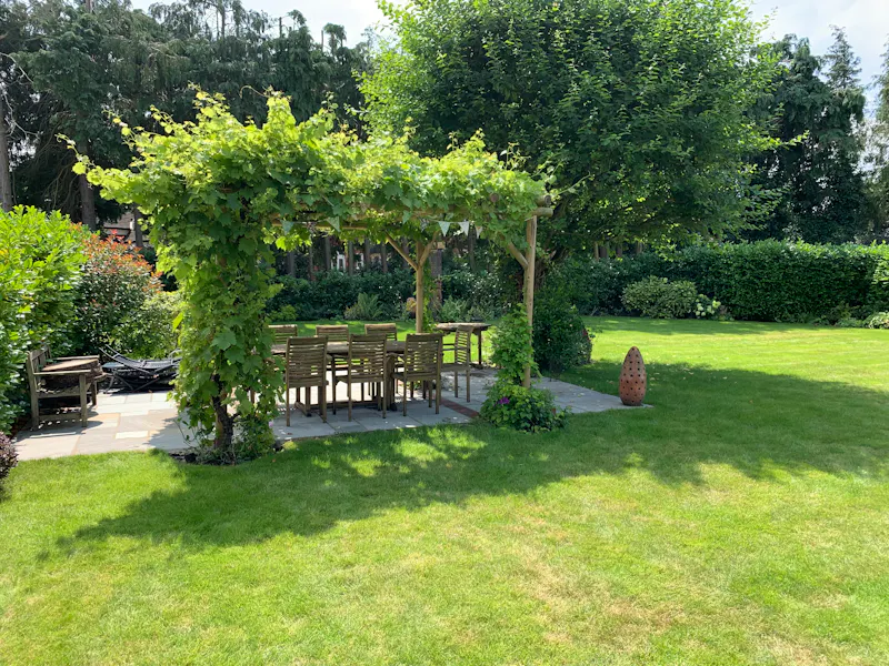 Terrace/Patio at Victorian coach house Cobham, B1945 (photo 10)
