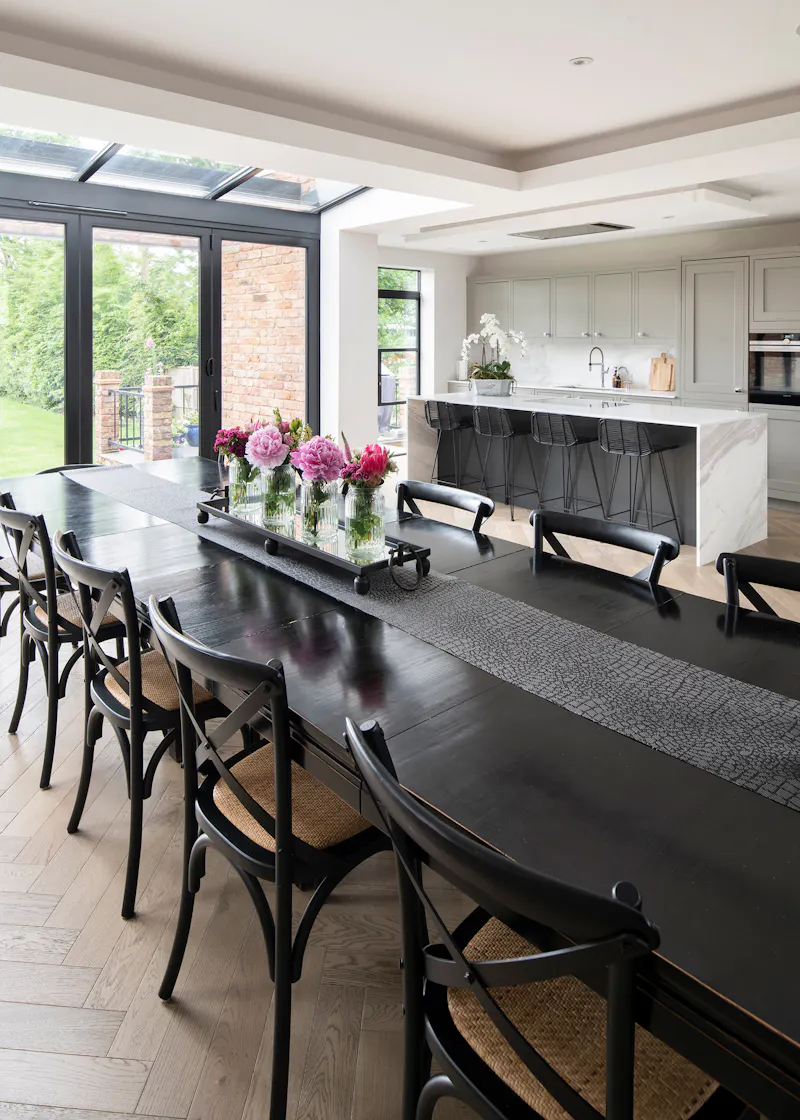 Dining room at Large luxe house Radlett, D2565 (photo 5)
