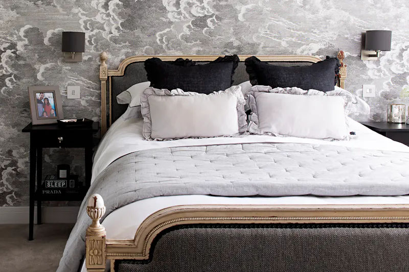 Bedroom at Large luxe house Radlett, D2565 (photo 11)