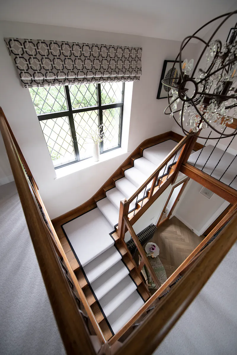 Staircase at Large luxe house Radlett, D2565 (photo 10)