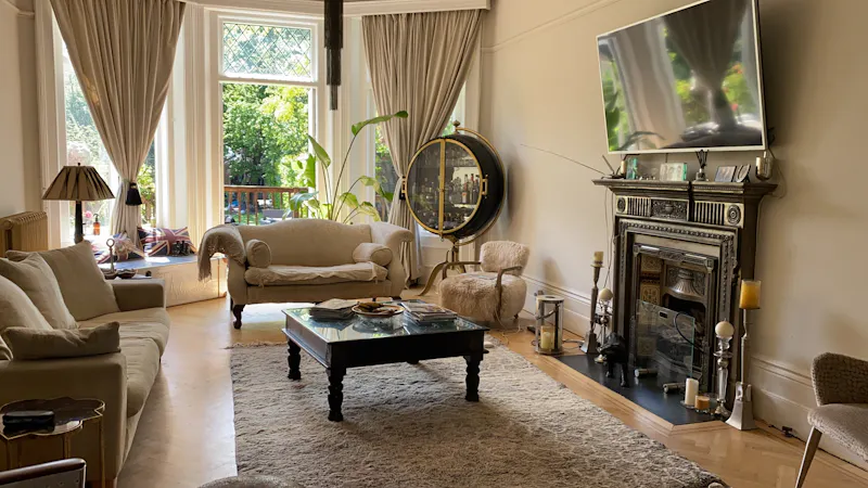 Living Room at Victorian pool house Kent, B1918 (photo 2)
