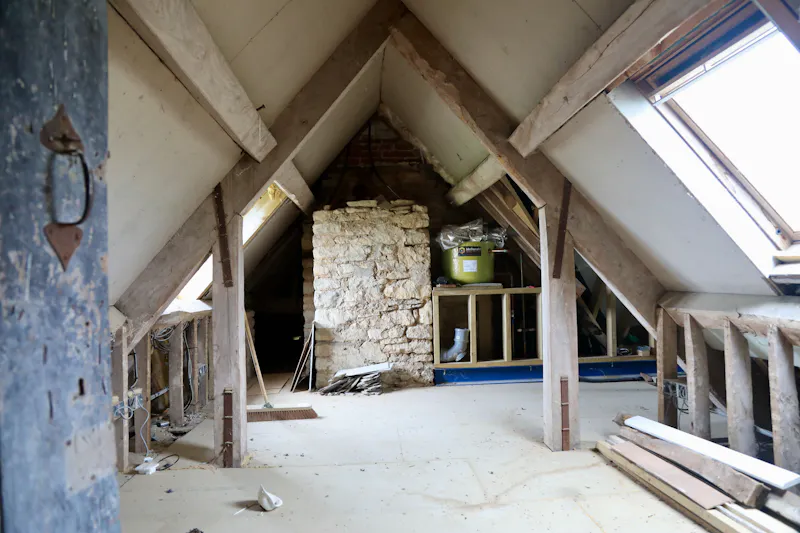Attic at Large farmhouse near Witney, L722 (photo 40)