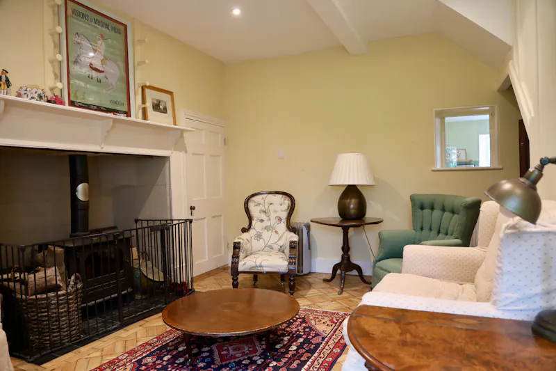 Fireplace at Large farmhouse near Witney, L722 (photo 15)