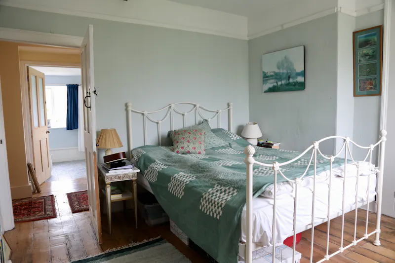 Bedroom at Large farmhouse near Witney, L722 (photo 34)