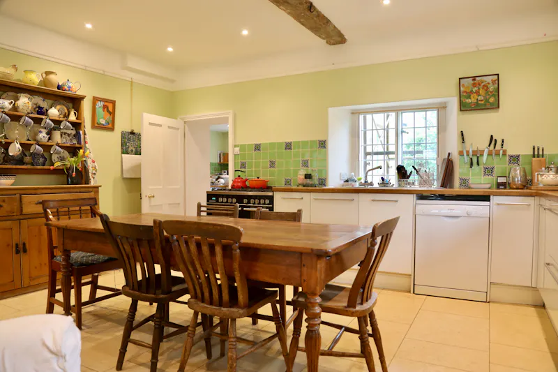 Large farmhouse near Witney, L722 (photo 7)