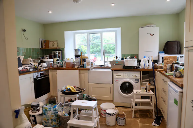 Kitchen at Large farmhouse near Witney, L722 (photo 9)