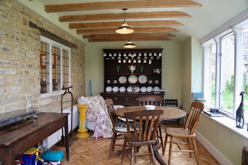 Exposed brick at Large farmhouse near Witney, L722 (photo 2)