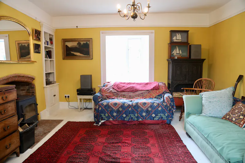 Living Room at Large farmhouse near Witney, L722 (photo 10)