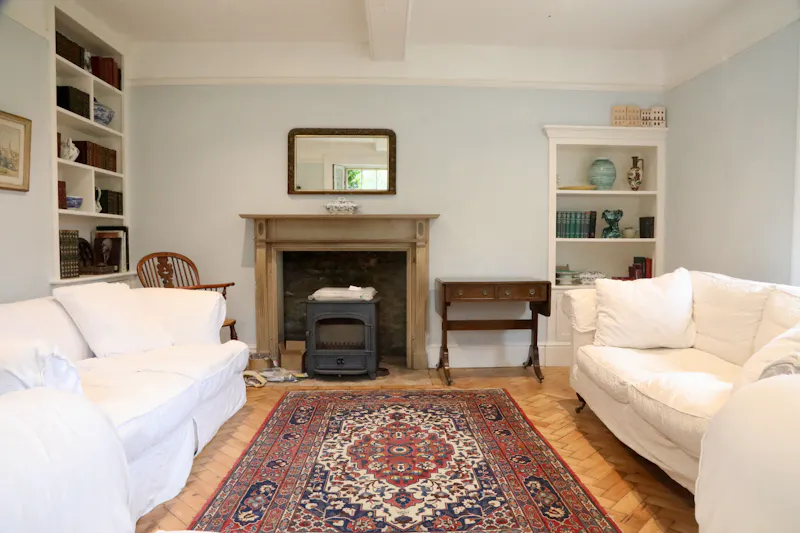 Living Room at Large farmhouse near Witney, L722 (photo 13)