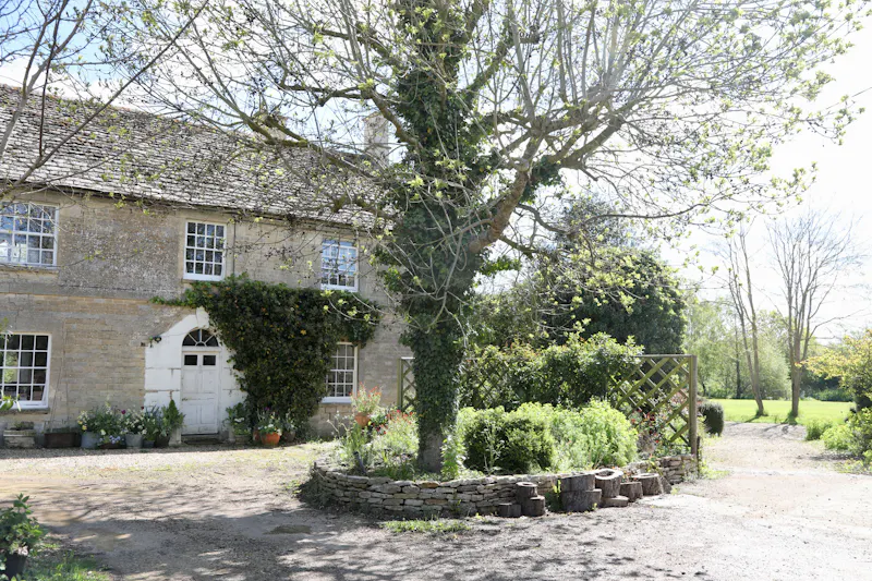 Large farmhouse near Witney, L722 (photo 61)