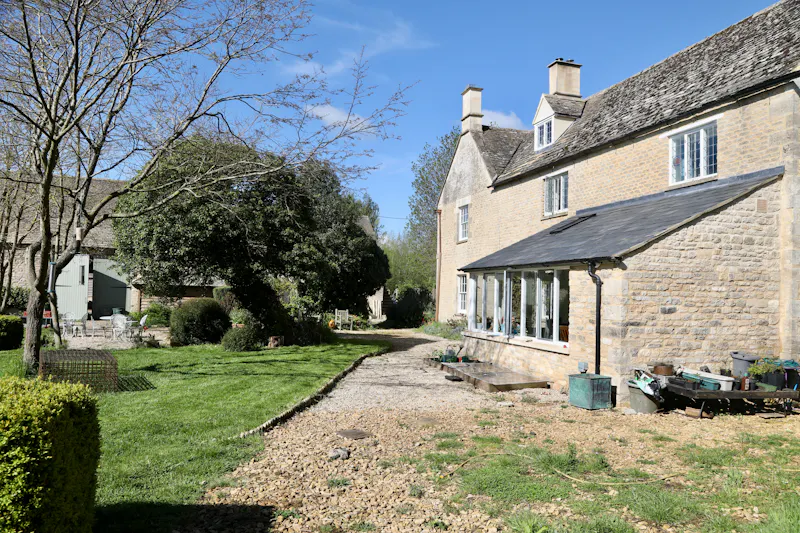 Large farmhouse near Witney, L722 (photo 66)