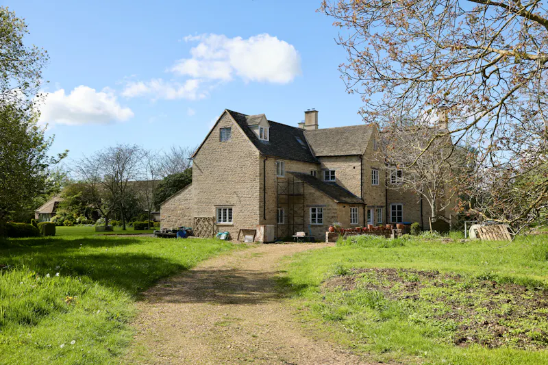 Large farmhouse near Witney, L722 (photo 68)