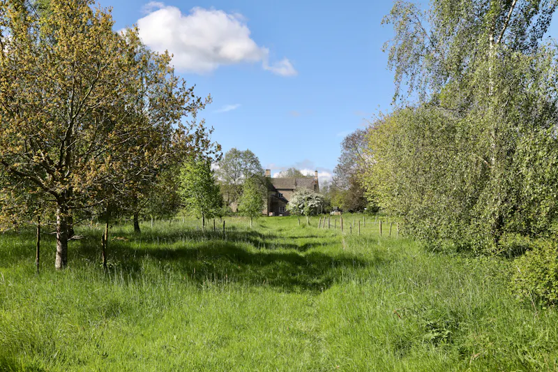 Large farmhouse near Witney, L722 (photo 72)