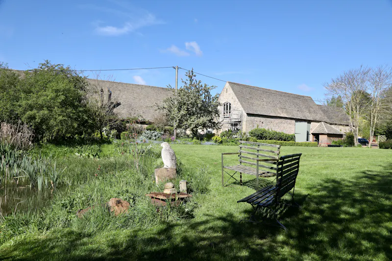 Large farmhouse near Witney, L722 (photo 57)
