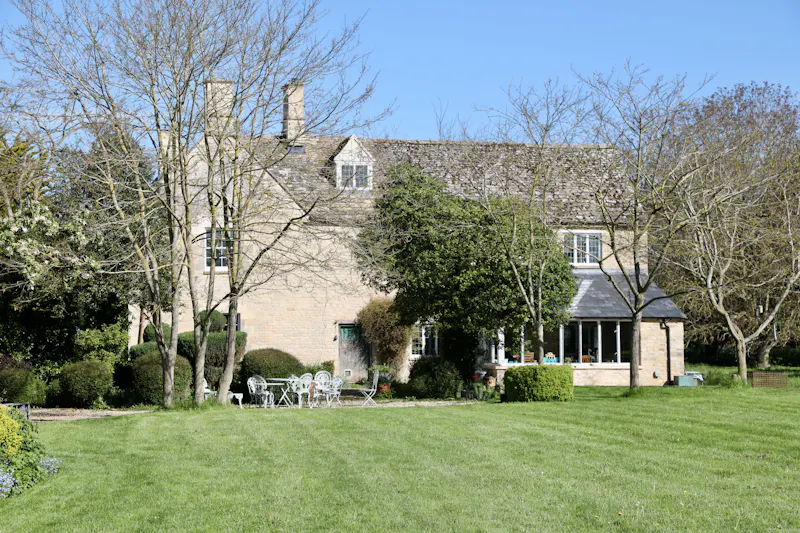 Large farmhouse near Witney, L722 (photo 64)