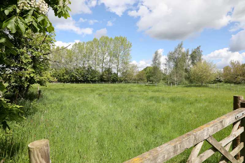 Claywell gardens in Oxfordshire, L724 (photo 22)