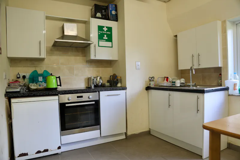 Kitchen at Tile factory Oxfordshire, L725 (photo 4)