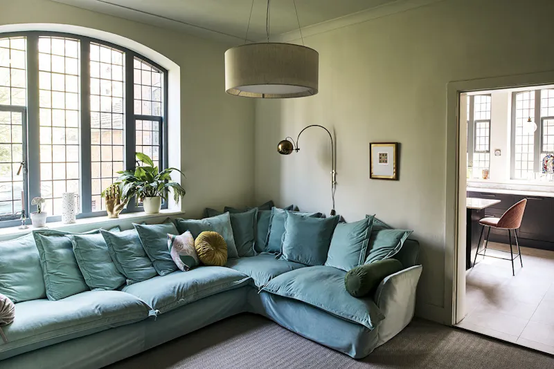 Living Room at 1900's Vicarage in Putney, D2580 (photo 10)