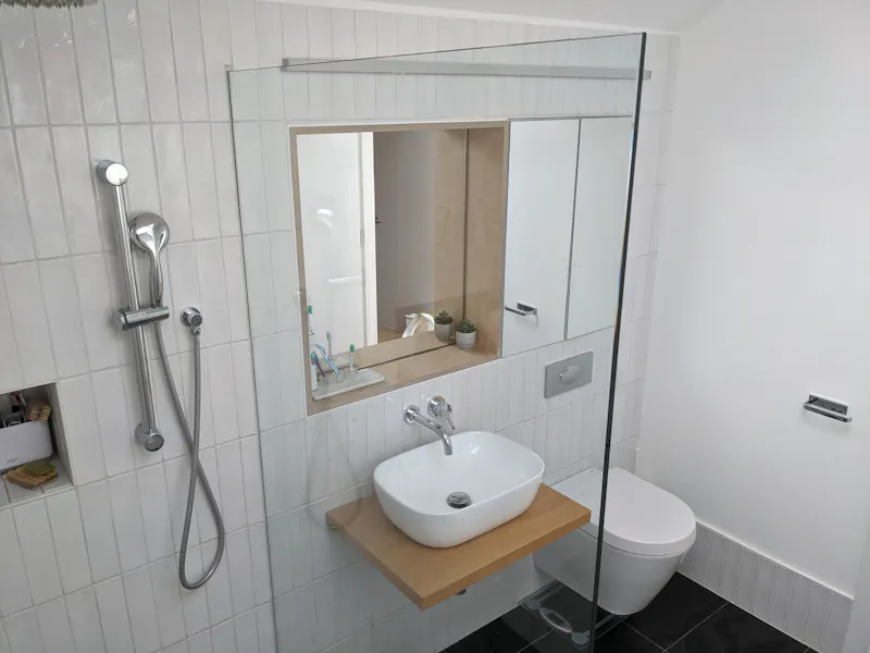 Shower at New-build mews in Finsbury, D2525 (photo 18)