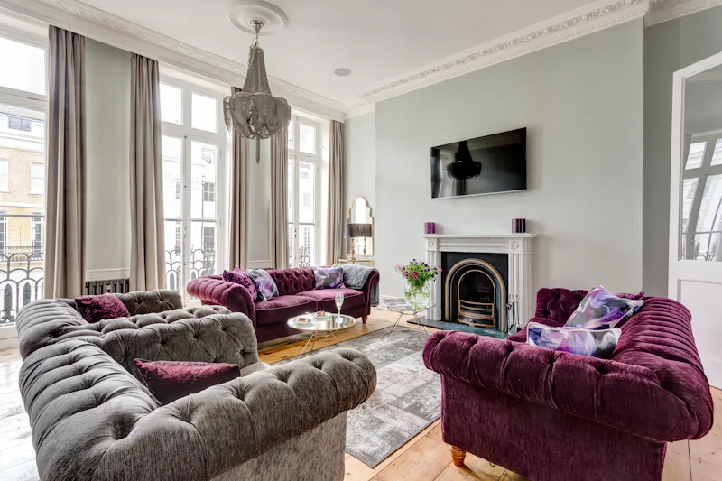 Living Room at Brighton Kemptown townhouse, B1943 (photo 3)